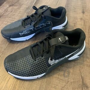Black Nike Metcon Shoes